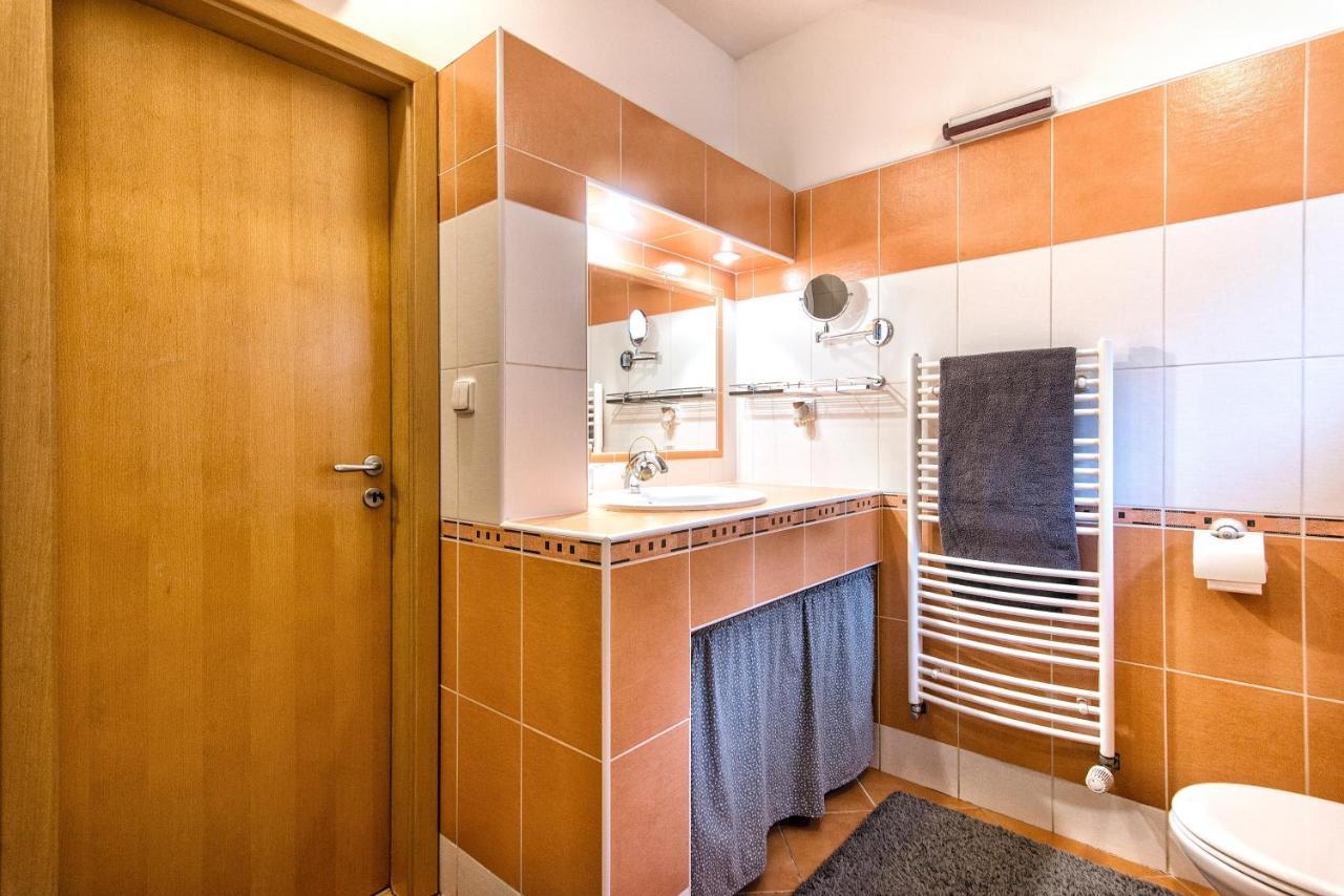 Apartment Neratovice Esterno foto